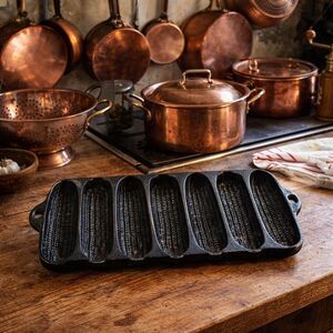 Wagner Ware  1920 Vintage cast iron Krusty corn bread tea size muffin pan heavy